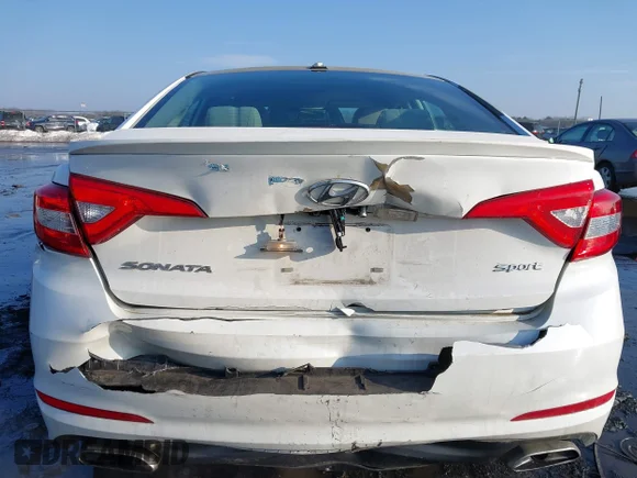 ✅ 2015 Hyundai Sonata Limited • VIN: 5NPE34AF6FH022359 • Lot: 44409381. Wystawiony na IAAI z przebiegiem 100 667 mil. Bezpłatny archiwum sprzedaży aukcyjnych z USA i szczegółowy raport historii pojazdu na DreamBid. Zdjęcie 6.