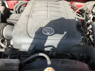 ✅ 2020 Toyota Tundra SR5 • VIN: 5TFEY5F13LX260920 • Lot: 84903965. Wystawiony na Copart z przebiegiem 62 239 mil. Bezpłatny archiwum sprzedaży aukcyjnych z USA i szczegółowy raport historii pojazdu na DreamBid. Zdjęcie 13.