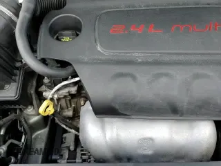 ✅ 2019 Jeep Compass Latitude • VIN: 3C4NJCBB6KT667695 • Lot: 82191335. Listed on Copart with 103,636 mi. Free auction sales archive from the USA and detailed vehicle history report at DreamBid. Image 14.