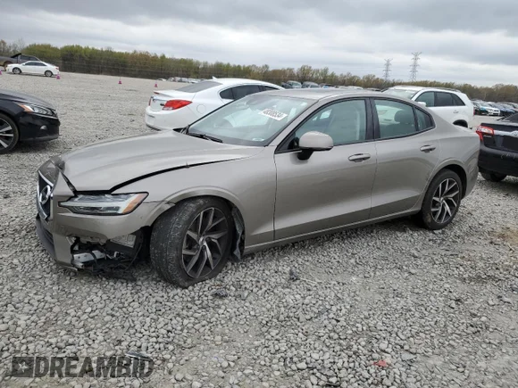 ✅ 2019 Volvo S60 Momentum • VIN: 7JR102FK7KG014093 • Лот: 48308534. Опубликован ранее на Copart с пробегом 50 326 миль. Бесплатный доступ к архиву аукционных продаж из США и подробный отчёт об истории автомобиля на DreamBid. Изображение 1.