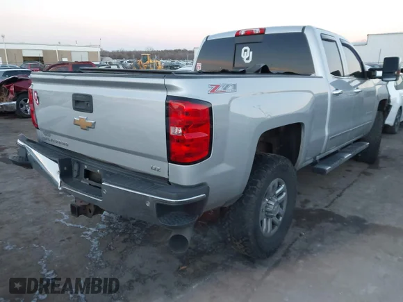 ✅ 2016 Chevrolet Silverado 2500HD LTZ • VIN: 1GC2KWE81GZ152590 • Lot: 41249668. Wystawiony na IAAI z przebiegiem 177 469 mil. Bezpłatny archiwum sprzedaży aukcyjnych z USA i szczegółowy raport historii pojazdu na DreamBid. Zdjęcie 4.