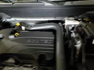 ✅ 2024 GMC Terrain AT4 • VIN: 3GKALYEG7RL264983 • Lot: 82054905. Wystawiony na Copart z przebiegiem 23 778 mil. Bezpłatny archiwum sprzedaży aukcyjnych z USA i szczegółowy raport historii pojazdu na DreamBid. Zdjęcie 15.