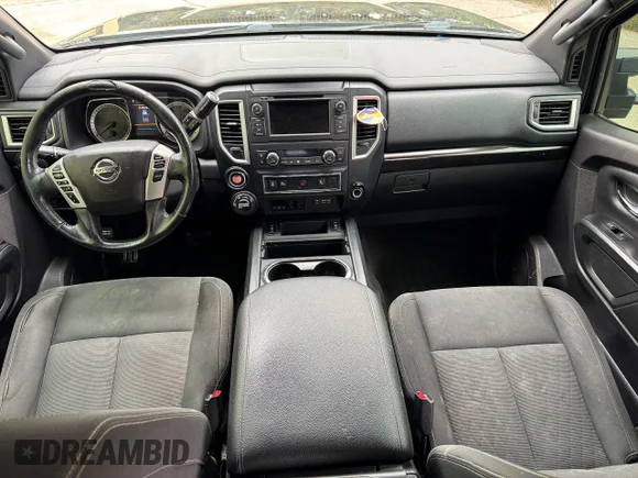 ✅ 2019 Nissan Titan SV • VIN: 1N6BA1F40KN518294 • Lot: 77973425. Wystawiony na Copart z przebiegiem 222 787 mil. Bezpłatny archiwum sprzedaży aukcyjnych z USA i szczegółowy raport historii pojazdu na DreamBid. Zdjęcie 9.