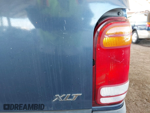 ✅ 1999 Ford Explorer XLT • VIN: 1FMZU34E1XZB40935 • Lot: 42774568. Wystawiony na IAAI z przebiegiem 215 337 mil. Bezpłatny archiwum sprzedaży aukcyjnych z USA i szczegółowy raport historii pojazdu na DreamBid. Zdjęcie 6.