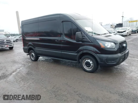 ✅ 2023 Ford Transit Cargo • VIN: 1FTBR1C80PKA07213 • Lot: 43989378. Wystawiony na IAAI z przebiegiem 22 511 mil. Bezpłatny archiwum sprzedaży aukcyjnych z USA i szczegółowy raport historii pojazdu na DreamBid. Zdjęcie 1.