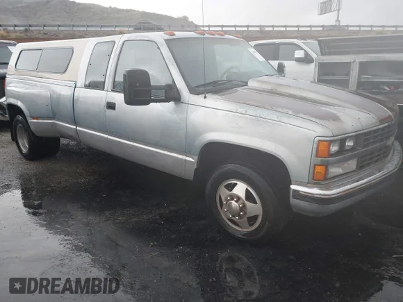 ✅ 1989 Chevrolet Silverado 3500 • VIN: 2GCHC39N7K1127443 • Лот: 44400713. Опубліковано раніше на IAAI з пробігом 171 238 миль. Безкоштовний доступ до архіву аукціонних продажів зі США та докладний звіт про історію автомобіля на DreamBid. Зображення 1.