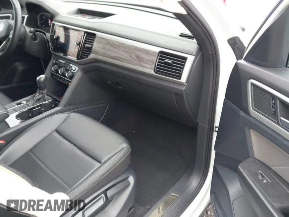 ✅ 2022 Volkswagen Atlas SE • VIN: 1V2WE2CA7NC206156 • Lot: 43171013. Wystawiony na IAAI z przebiegiem 57 228 mil. Bezpłatny archiwum sprzedaży aukcyjnych z USA i szczegółowy raport historii pojazdu na DreamBid. Zdjęcie 5.