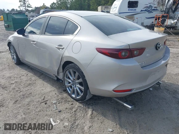 ✅ 2022 Mazda 3 Preferred • VIN: 3MZBPBCLXNM311300 • Lot: 41413284. Wystawiony na IAAI z przebiegiem 31 582 mil. Bezpłatny archiwum sprzedaży aukcyjnych z USA i szczegółowy raport historii pojazdu na DreamBid. Zdjęcie 3.