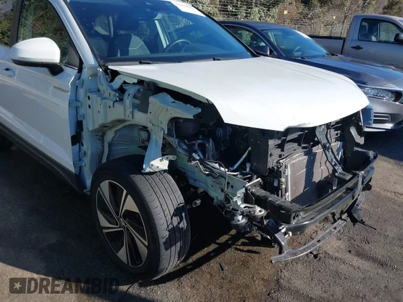 ✅ 2023 Volkswagen Taos SE • VIN: 3VVVX7B22PM373171 • Lot: 44009884. Wystawiony na IAAI z przebiegiem 40 641 mil. Bezpłatny archiwum sprzedaży aukcyjnych z USA i szczegółowy raport historii pojazdu na DreamBid. Zdjęcie 6.