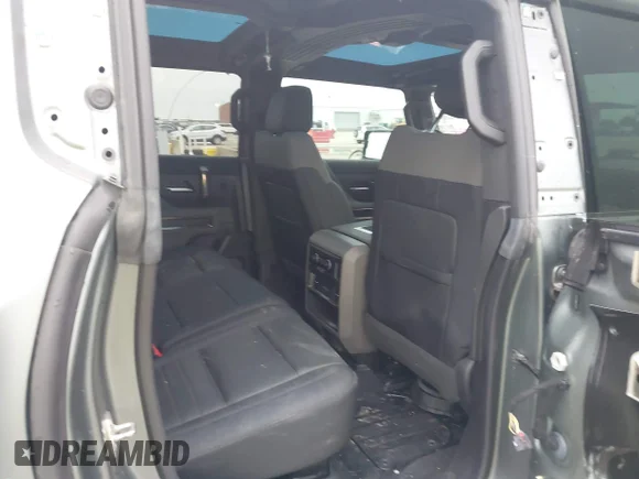 ✅ 2024 GMC Hummer EV 3X • VIN: 1GKB0RDC1RU100054 • Lot: 44990686. Listed on IAAI with 42,299 mi. Free auction sales archive from the USA and detailed vehicle history report at DreamBid. Image 8.