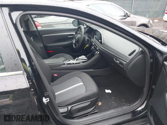 ✅ 2021 Hyundai Sonata SE • VIN: 5NPEG4JAXMH125161 • Lot: 44493006. Wystawiony na IAAI z przebiegiem 49 766 mil. Bezpłatny archiwum sprzedaży aukcyjnych z USA i szczegółowy raport historii pojazdu na DreamBid. Zdjęcie 5.