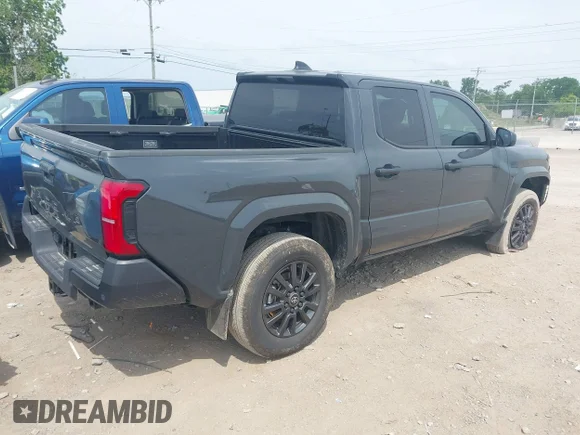 ✅ 2024 Toyota Tacoma SR • VIN: 3TYLD5KN4RT011234 • Lot: 44911560. Wystawiony na IAAI z przebiegiem 28 094 mil. Bezpłatny archiwum sprzedaży aukcyjnych z USA i szczegółowy raport historii pojazdu na DreamBid. Zdjęcie 4.