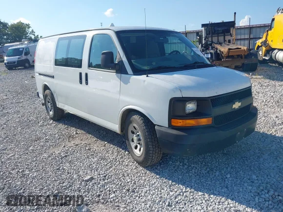 ✅ 2013 Chevrolet Express Cargo • VIN: 1GCSGAFX5D1152788 • Лот: 42621061. Опубликован ранее на IAAI с пробегом 430 668 миль. Бесплатный доступ к архиву аукционных продаж из США и подробный отчёт об истории автомобиля на DreamBid. Изображение 1.