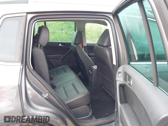 ✅ 2016 Volkswagen Tiguan SEL • VIN: WVGBV7AX0GW583266 • Lot: 45193061. Wystawiony na IAAI z przebiegiem 61 589 mil. Bezpłatny archiwum sprzedaży aukcyjnych z USA i szczegółowy raport historii pojazdu na DreamBid. Zdjęcie 8.