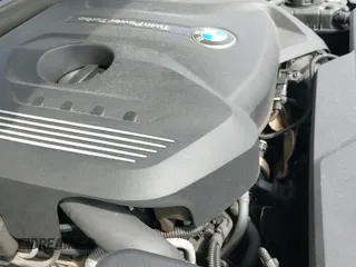 ✅ 2017 BMW 4 Series 430i xDrive • VIN: WBA4R9C53HK878182 • Lot: 42602395. Wystawiony na IAAI z przebiegiem 83 977 mil. Bezpłatny archiwum sprzedaży aukcyjnych z USA i szczegółowy raport historii pojazdu na DreamBid. Zdjęcie 21.