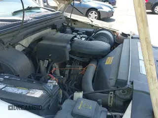 ✅ 1999 Ford Expedition XLT • VIN: 1FMRU1769XLA29240 • Lot: 42576089. Listed on IAAI with 295,271 mi. Free auction sales archive from the USA and detailed vehicle history report at DreamBid. Image 12.