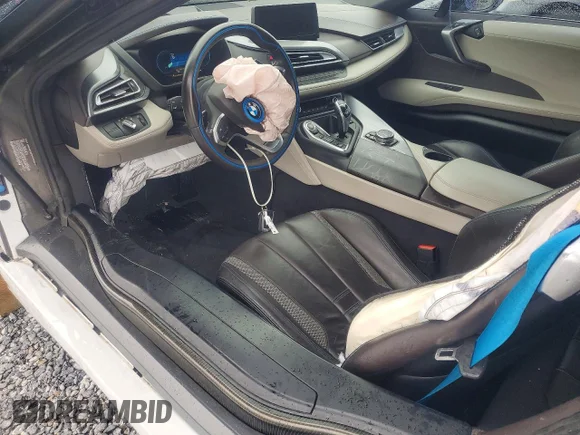 ✅ 2014 BMW i8 • VIN: WBY2Z2C52EVX64555 • Lot: 50686596. Wystawiony na Copart z przebiegiem Nie podano. Bezpłatny archiwum sprzedaży aukcyjnych z USA i szczegółowy raport historii pojazdu na DreamBid. Zdjęcie 8.