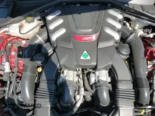 ✅ 2018 Alfa Romeo Giulia • VIN: ZARFAEAV6J7579296 • Lot: 81141925. Wystawiony na Copart z przebiegiem 34 100 mil. Bezpłatny archiwum sprzedaży aukcyjnych z USA i szczegółowy raport historii pojazdu na DreamBid. Zdjęcie 14.