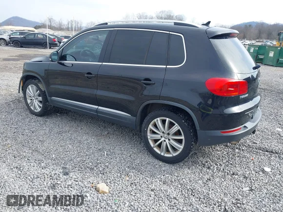 ✅ 2012 Volkswagen Tiguan S • VIN: WVGBV7AX4CW589257 • Lot: 44247568. Wystawiony na IAAI z przebiegiem 126 358 mil. Bezpłatny archiwum sprzedaży aukcyjnych z USA i szczegółowy raport historii pojazdu na DreamBid. Zdjęcie 3.