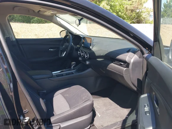 ✅ 2024 Nissan Sentra SV • VIN: 3N1AB8CVXRY206128 • Lot: 44918813. Wystawiony na IAAI z przebiegiem 20 365 mil. Bezpłatny archiwum sprzedaży aukcyjnych z USA i szczegółowy raport historii pojazdu na DreamBid. Zdjęcie 5.