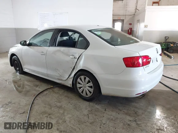 ✅ 2014 Volkswagen Jetta S • VIN: 3VW2K7AJXEM300987 • Lot: 44053756. Wystawiony na IAAI z przebiegiem 113 563 mil. Bezpłatny archiwum sprzedaży aukcyjnych z USA i szczegółowy raport historii pojazdu na DreamBid. Zdjęcie 3.