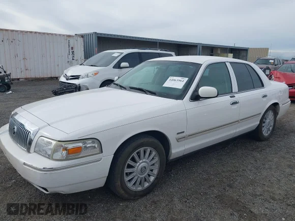 ✅ 2009 Mercury Grand Marquis LS • VIN: 2MEHM75V79X613833 • Lot: 44063964. Wystawiony na IAAI z przebiegiem 80 886 mil. Bezpłatny archiwum sprzedaży aukcyjnych z USA i szczegółowy raport historii pojazdu na DreamBid. Zdjęcie 2.