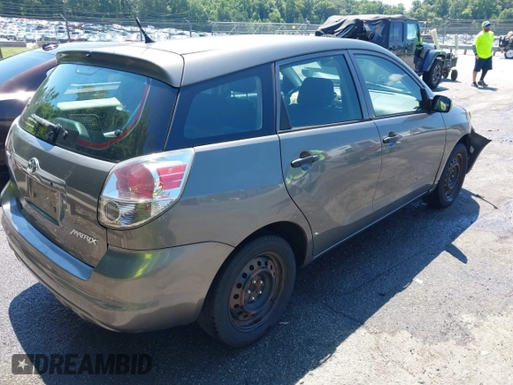 ✅ 2007 Toyota Matrix XR • VIN: 2T1KR32E67C654185 • Lot: 43998135. Wystawiony na IAAI z przebiegiem 168 216 mil. Bezpłatny archiwum sprzedaży aukcyjnych z USA i szczegółowy raport historii pojazdu na DreamBid. Zdjęcie 4.
