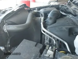 2018 Ram 1500 Tradesman z VIN 1C6RR6FT3JS244868, wystawiony jako IAAI lot #42310301 z przebiegiem 115 764 mil mil oraz . Historia ofert i sprzedaży dostępna na DreamBid. Obrazek 20.