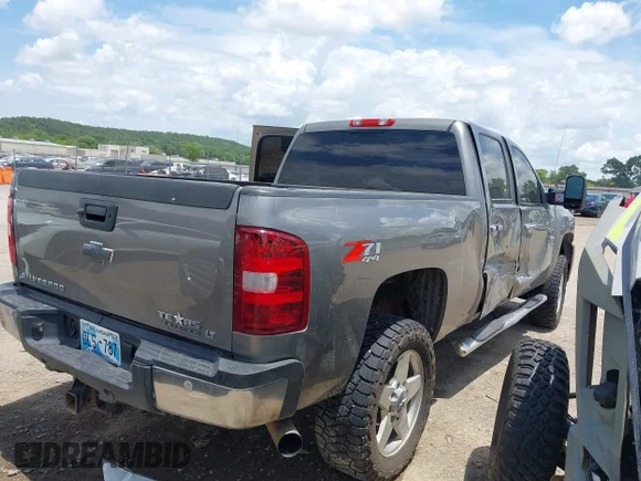 ✅ 2012 Chevrolet Silverado 2500HD LT • VIN: 1GC1KXC87CF208578 • Лот: 42606622. Опубліковано раніше на IAAI з пробігом 280 909 миль. Безкоштовний доступ до архіву аукціонних продажів зі США та докладний звіт про історію автомобіля на DreamBid. Зображення 4.