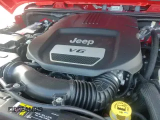 ✅ 2017 Jeep Wrangler Unlimited Sahara • VIN: 1C4BJWEGXHL506900 • Лот: 90413775. Опубликован ранее на Copart с пробегом 39 585 миль. Бесплатный доступ к архиву аукционных продаж из США и подробный отчёт об истории автомобиля на DreamBid. Изображение 13.