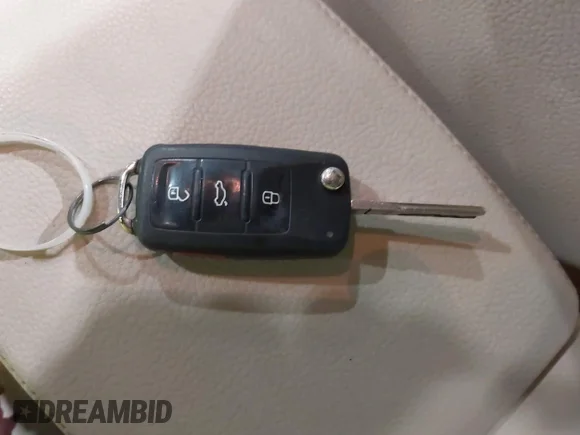 ✅ 2014 Volkswagen Eos Komfort • VIN: WVWBW8AH5EV002749 • Лот: 43609167. Опубліковано раніше на IAAI з пробігом 108 286 миль. Безкоштовний доступ до архіву аукціонних продажів зі США та докладний звіт про історію автомобіля на DreamBid. Зображення 11.