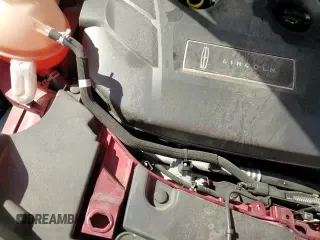 ✅ 2018 Lincoln MKC Select • VIN: 5LMCJ2C98JUL21657 • Лот: 82213725. Опубликован ранее на Copart с пробегом 105 743 миль. Бесплатный доступ к архиву аукционных продаж из США и подробный отчёт об истории автомобиля на DreamBid. Изображение 14.