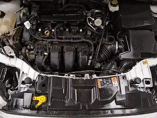 ✅ 2017 Ford Focus S • VIN: 1FADP3E26HL317595 • Lot: 90677075. Wystawiony na Copart z przebiegiem 160 268 mil. Bezpłatny archiwum sprzedaży aukcyjnych z USA i szczegółowy raport historii pojazdu na DreamBid. Zdjęcie 14.