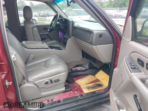 ✅ 2005 Chevrolet Avalanche Z71 • VIN: 3GNEK12Z95G114588 • Лот: 45052011. Опубліковано раніше на IAAI з пробігом 260 735 миль. Безкоштовний доступ до архіву аукціонних продажів зі США та докладний звіт про історію автомобіля на DreamBid. Зображення 5.