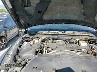 ✅ 2018 Ram 3500 Laramie • VIN: 3C63R3ML5JG164325 • Lot: 63039965. Wystawiony na Copart z przebiegiem 96 689 mil. Bezpłatny archiwum sprzedaży aukcyjnych z USA i szczegółowy raport historii pojazdu na DreamBid. Zdjęcie 15.