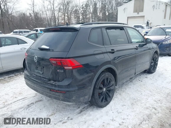 ✅ 2020 Volkswagen Tiguan SE • VIN: 3VV2B7AX2LM121865 • Lot: 44047482. Wystawiony na IAAI z przebiegiem 114 572 mil. Bezpłatny archiwum sprzedaży aukcyjnych z USA i szczegółowy raport historii pojazdu na DreamBid. Zdjęcie 4.