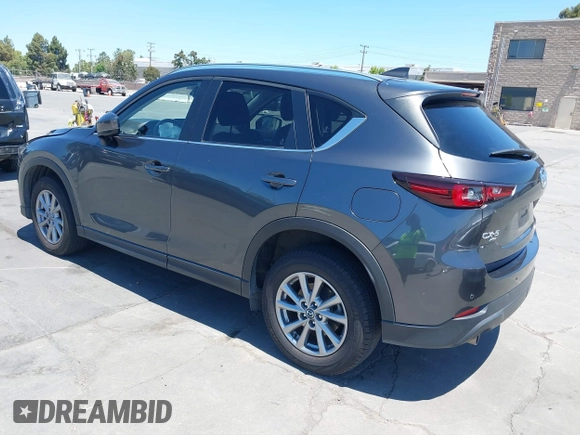 ✅ 2022 Mazda CX-5 S Carbon Edition • VIN: JM3KFBCM1N0610053 • Lot: 42698865. Wystawiony na IAAI z przebiegiem 26 944 mil. Bezpłatny archiwum sprzedaży aukcyjnych z USA i szczegółowy raport historii pojazdu na DreamBid. Zdjęcie 3.