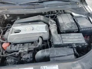 ✅ 2012 Volkswagen CC Sport • VIN: WVWNP7AN6CE533613 • Лот: 82024884. Опубликован ранее на Copart с пробегом 108 089 миль. Бесплатный доступ к архиву аукционных продаж из США и подробный отчёт об истории автомобиля на DreamBid. Изображение 13.