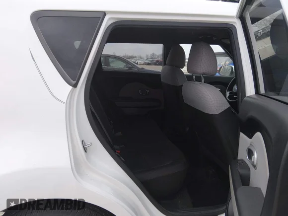 ✅ 2018 Kia Soul • VIN: KNDJN2A26J7907992 • Lot: 44755472. Wystawiony na IAAI z przebiegiem 101 651 mil. Bezpłatny archiwum sprzedaży aukcyjnych z USA i szczegółowy raport historii pojazdu na DreamBid. Zdjęcie 8.