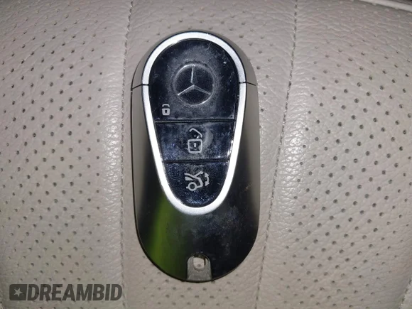 ✅ 2023 Mercedes-Benz EQS 450 • VIN: 4JGDM2EB2PA001663 • Lot: 41763490. Wystawiony na IAAI z przebiegiem 32 178 mil. Bezpłatny archiwum sprzedaży aukcyjnych z USA i szczegółowy raport historii pojazdu na DreamBid. Zdjęcie 11.