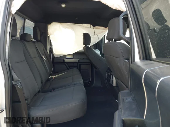 ✅ 2018 Ford F-150 XL • VIN: 1FTEW1E51JKF55270 • Lot: 43693529. Wystawiony na IAAI z przebiegiem 84 080 mil. Bezpłatny archiwum sprzedaży aukcyjnych z USA i szczegółowy raport historii pojazdu na DreamBid. Zdjęcie 8.