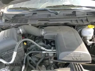 ✅ 2020 Ram 1500 Warlock • VIN: 1C6RR6GGXLS105597 • Lot: 65470795. Wystawiony na Copart z przebiegiem 96 197 mil. Bezpłatny archiwum sprzedaży aukcyjnych z USA i szczegółowy raport historii pojazdu na DreamBid. Zdjęcie 13.