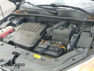 ✅ 2009 Toyota RAV4 Sport • VIN: JTMBK32V595081137 • Lot: 42081801. Wystawiony na IAAI z przebiegiem 134 652 mil. Bezpłatny archiwum sprzedaży aukcyjnych z USA i szczegółowy raport historii pojazdu na DreamBid. Zdjęcie 19.