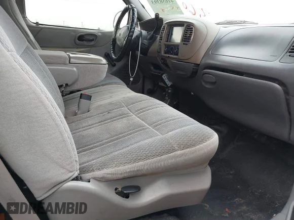 ✅ 1999 Ford F-250 • VIN: 1FTPX28W1XNB86000 • Лот: 41658393. Опубліковано раніше на IAAI з пробігом Не вказано. Безкоштовний доступ до архіву аукціонних продажів зі США та докладний звіт про історію автомобіля на DreamBid. Зображення 5.
