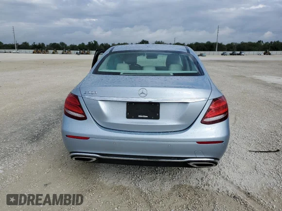 ✅ 2017 Mercedes-Benz E 300 Luxury • VIN: WDDZF4JB3HA114924 • Lot: 39983293. Listed on Copart with 39,530 mi. Free auction sales archive from the USA and detailed vehicle history report at DreamBid. Image 6.