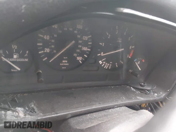 ✅ 1994 BMW 5 Series • VIN: WBAHE1316RGE53526 • Lot: 44518740. Wystawiony na IAAI z przebiegiem 211 800 mil. Bezpłatny archiwum sprzedaży aukcyjnych z USA i szczegółowy raport historii pojazdu na DreamBid. Zdjęcie 7.