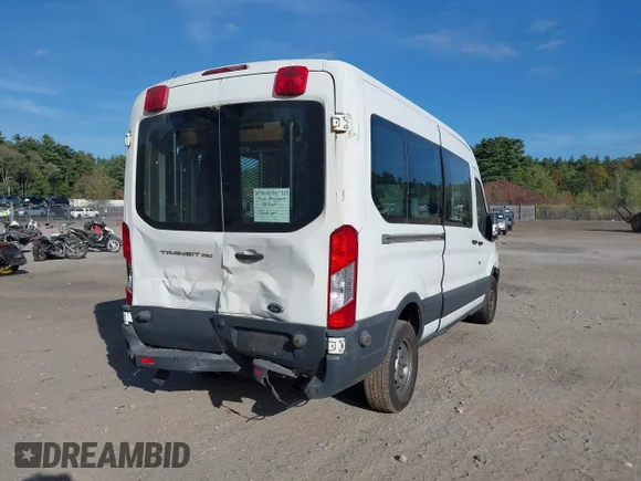 ✅ 2015 Ford Transit Cargo • VIN: 1FTNR2CM1FKA73462 • Lot: 43191851. Wystawiony na IAAI z przebiegiem 227 463 mil. Bezpłatny archiwum sprzedaży aukcyjnych z USA i szczegółowy raport historii pojazdu na DreamBid. Zdjęcie 4.