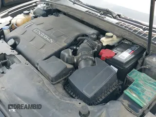 ✅ 2018 Lincoln Continental Livery • VIN: 1LN6L9HK3J5609689 • Lot: 42494624. Wystawiony na IAAI z przebiegiem 209 727 mil. Bezpłatny archiwum sprzedaży aukcyjnych z USA i szczegółowy raport historii pojazdu na DreamBid. Zdjęcie 20.