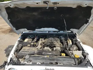 ✅ 2017 Jeep Wrangler Unlimited Rubicon • VIN: 1C4BJWFG9HL584471 • Lot: 81227225. Listed on Copart with 100,715 mi. Free auction sales archive from the USA and detailed vehicle history report at DreamBid. Image 16.