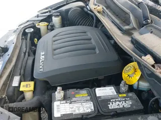 ✅ 2015 Chrysler Town & Country Touring • VIN: 2C4RC1BG1FR739469 • Lot: 43504843. Wystawiony na IAAI z przebiegiem 157 876 mil. Bezpłatny archiwum sprzedaży aukcyjnych z USA i szczegółowy raport historii pojazdu na DreamBid. Zdjęcie 18.